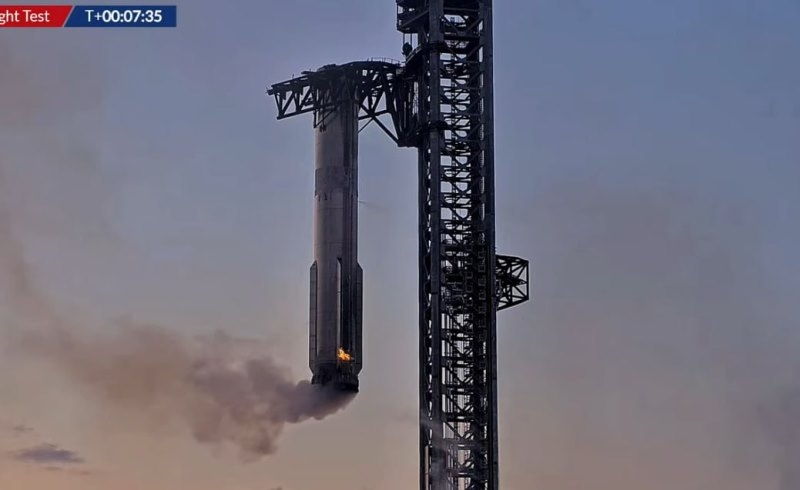 SpaceX снова запустила Starship и поймала его первую ступень с первой попытки