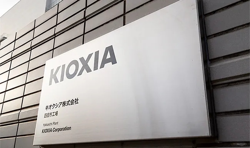 Kioxia представила первую в мире 332-слойную память 3D NAND, но никому её не показала